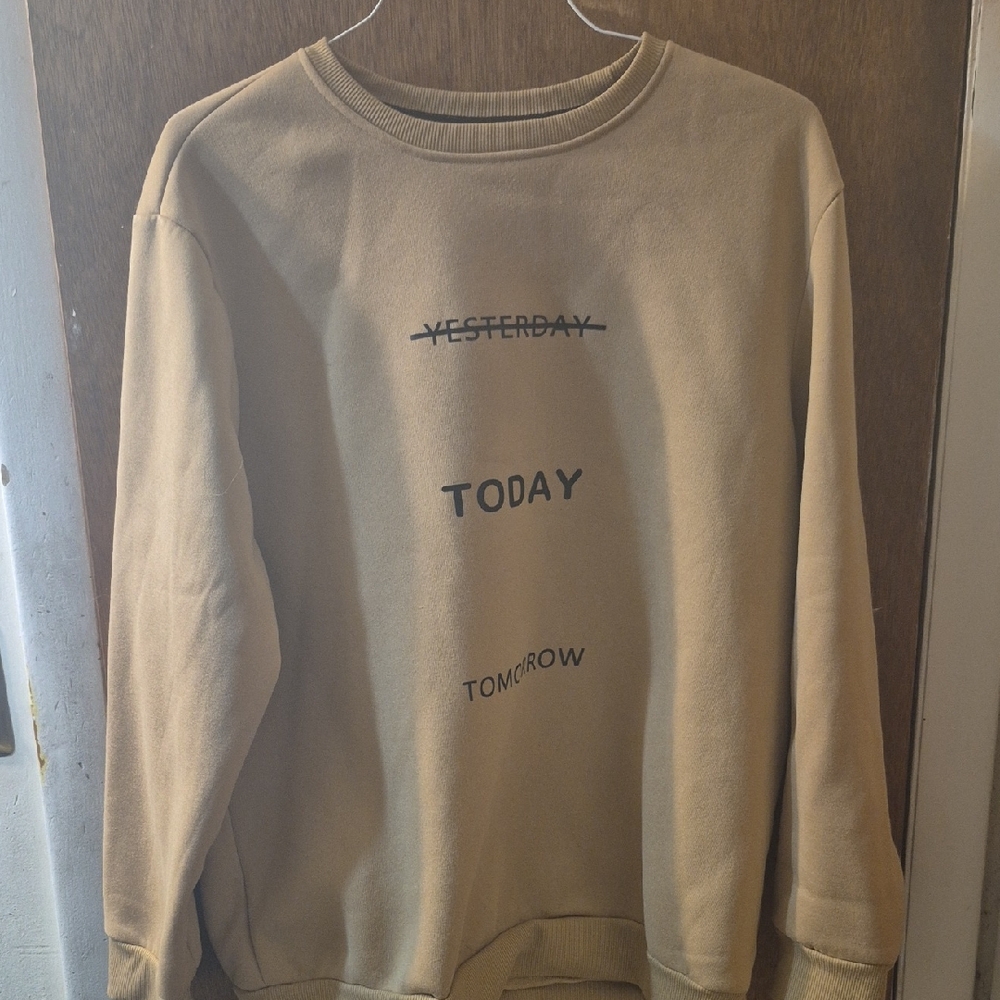 SHEIN Men's Beige Crewneck Sweater